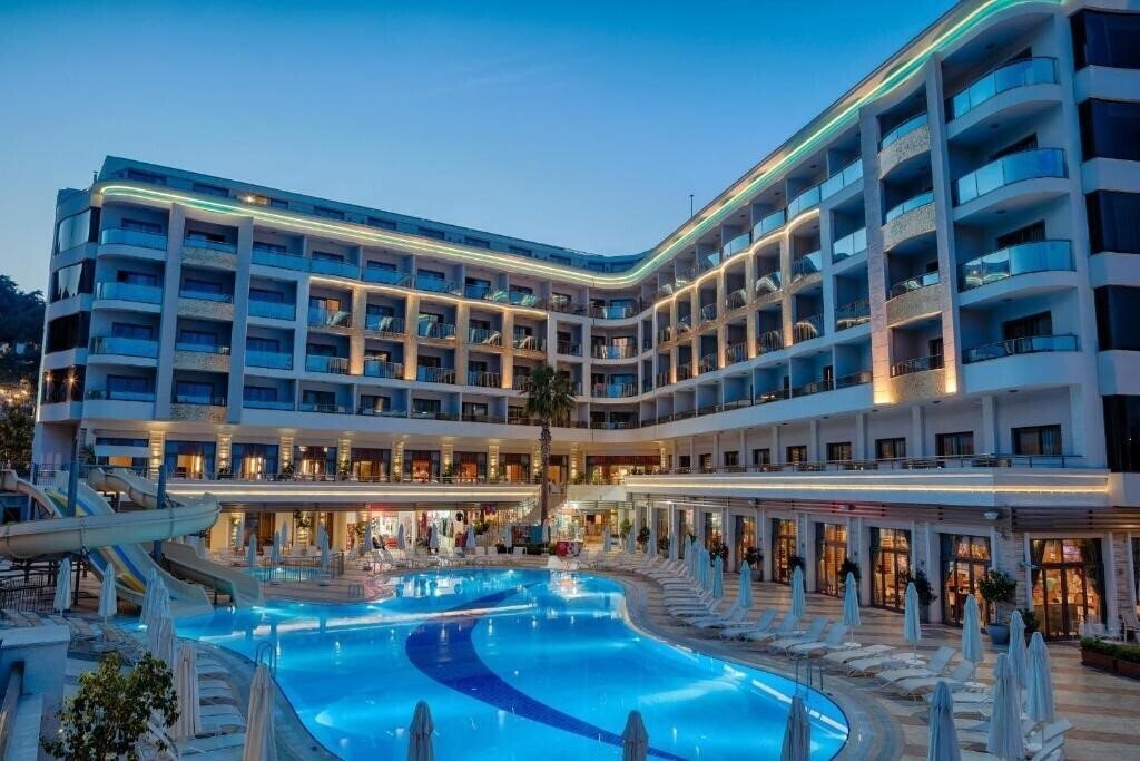 Картинка Golden Rock Beach Hotel 5*