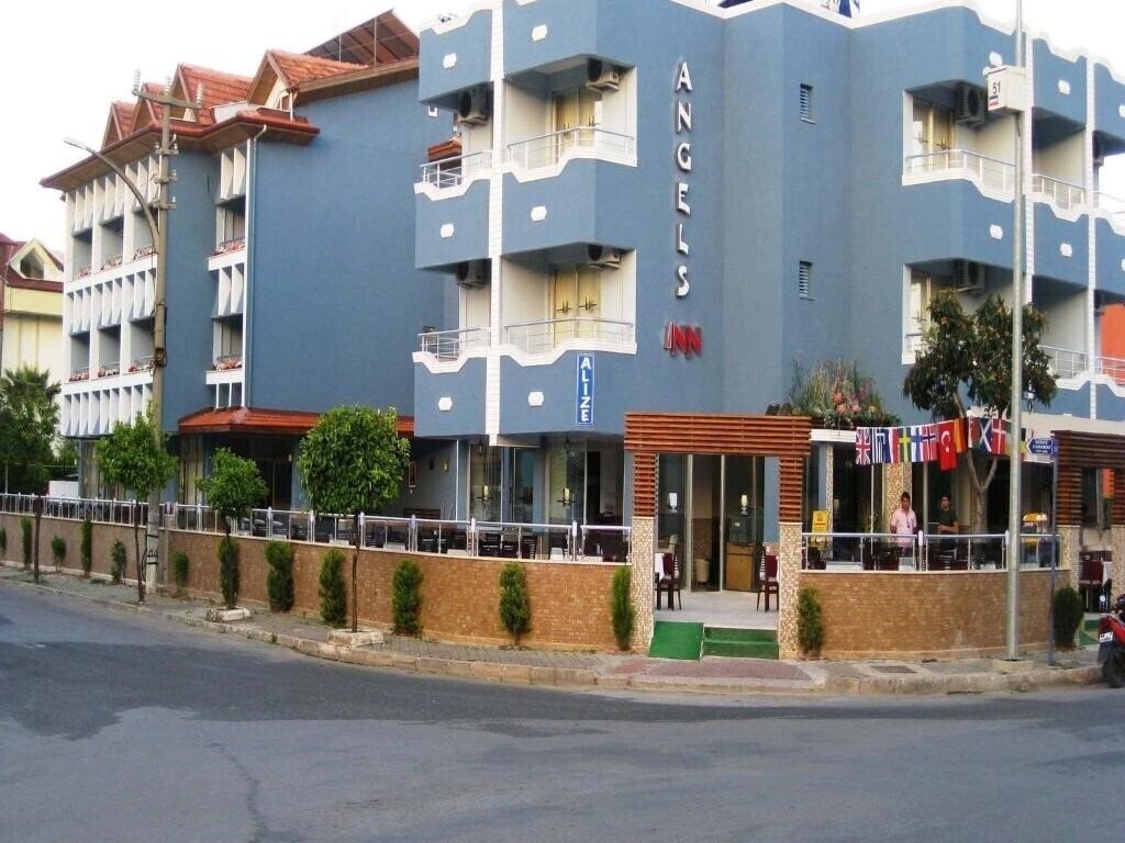 Отель Angels Inn 3*