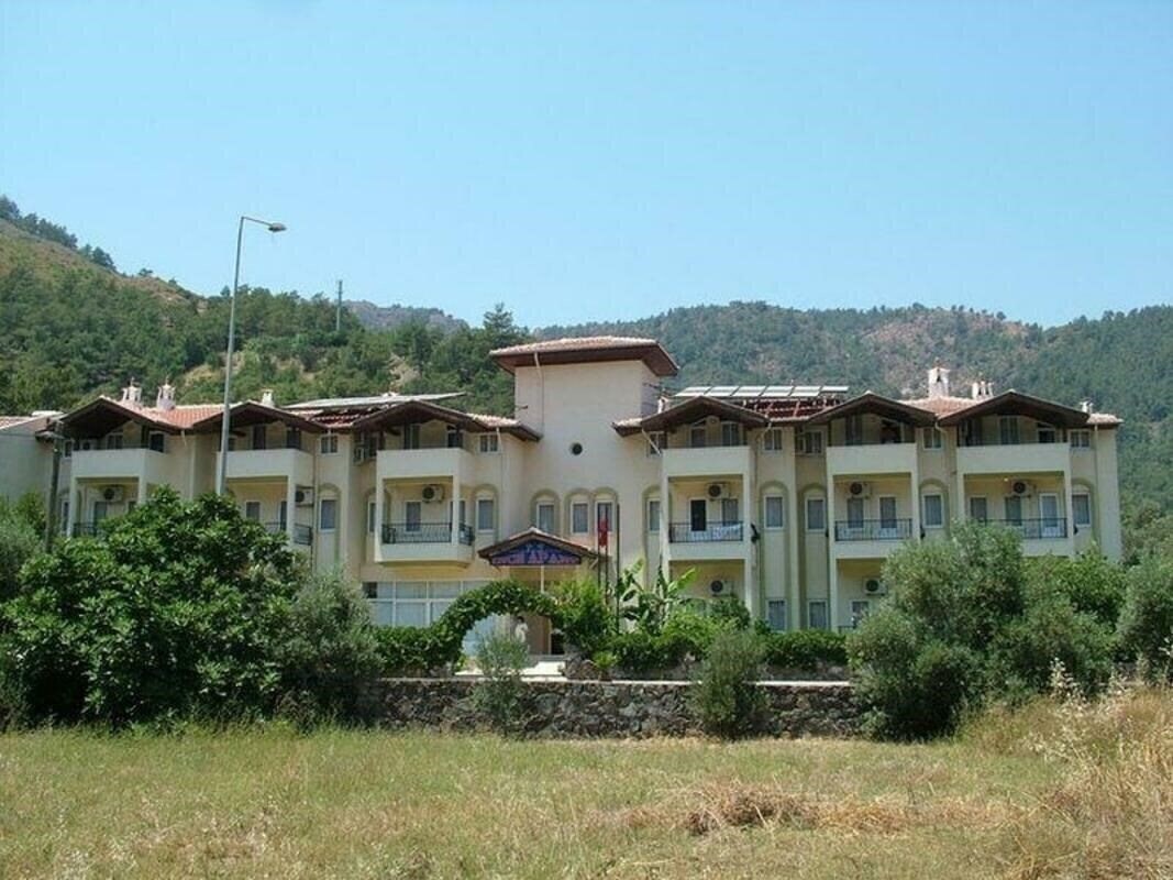 Отель Ince Aparts 3*