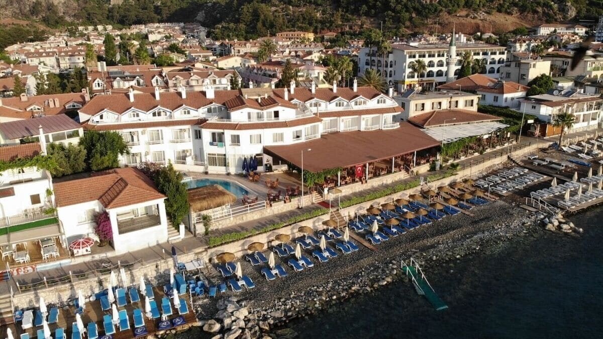 Отель Zeybek Beach Hotel 3*