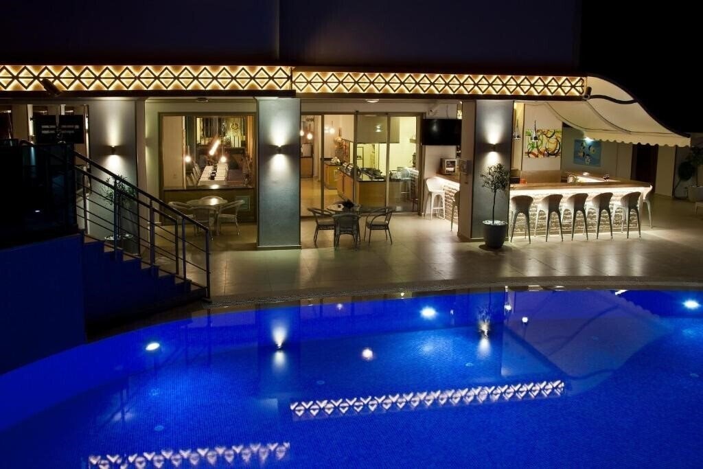 Изображение Aurasia Deluxe Hotel (ex. Aurasia Design, JDW Design Hotel, JDW Luxury Dizayn Hotel, Jan de Witt Hotel) 3*