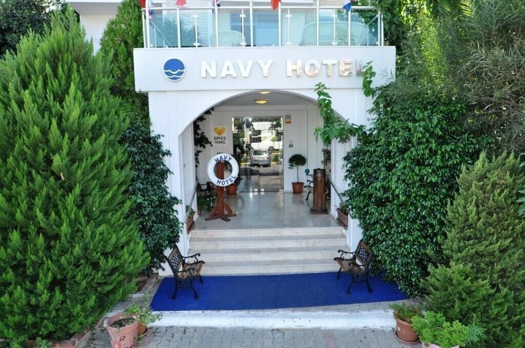 Отель Navy Hotel 3*