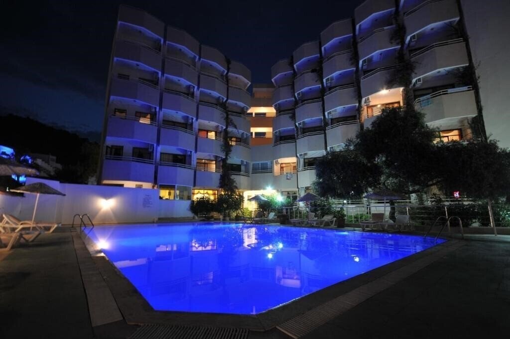 Отель Amos Hotel 3*