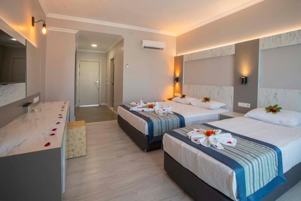 Фото Silver Hotel 3*