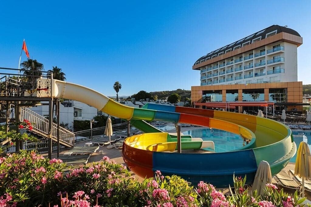 Фото Throne Beach Resort & SPA 5*