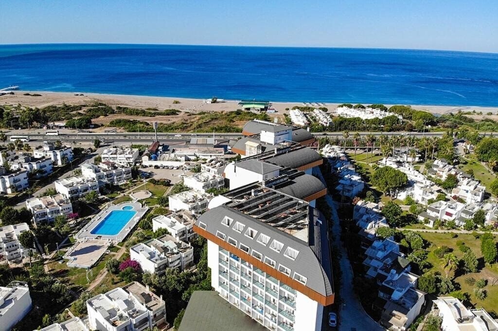 Фотография Throne Beach Resort & SPA 5*