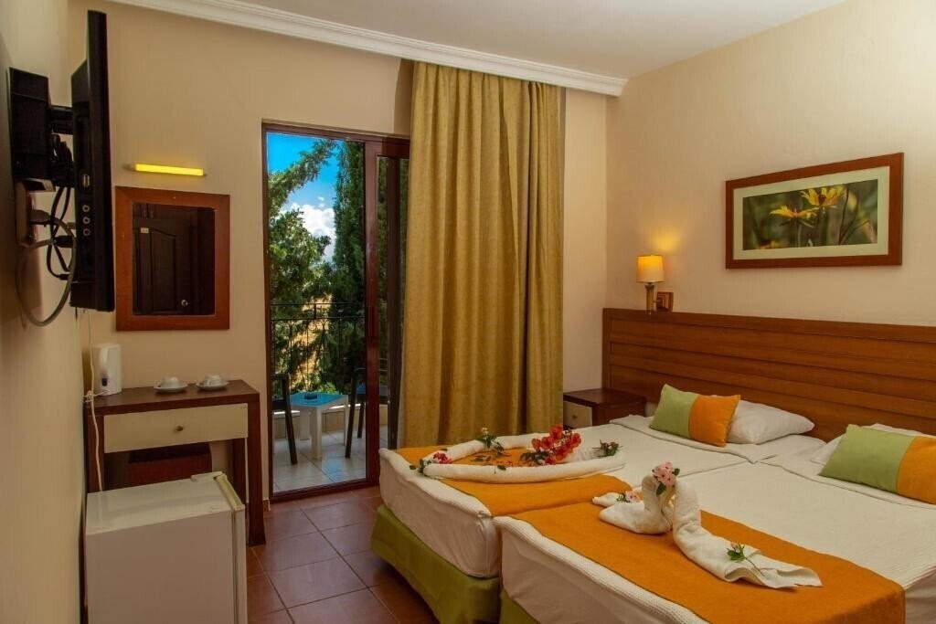 Отель Lemas Suite Hotel By Kulabey 3*