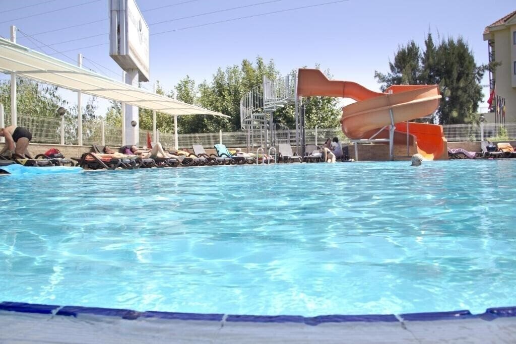 Изображение Holiday City Hotel (ex. Holiday Point Hotel City, Adella Side Hotel) 4*