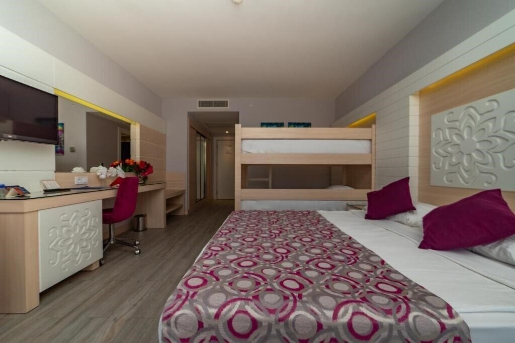 Фото Sunmelia Beach Resort Hotel & SPA 5*