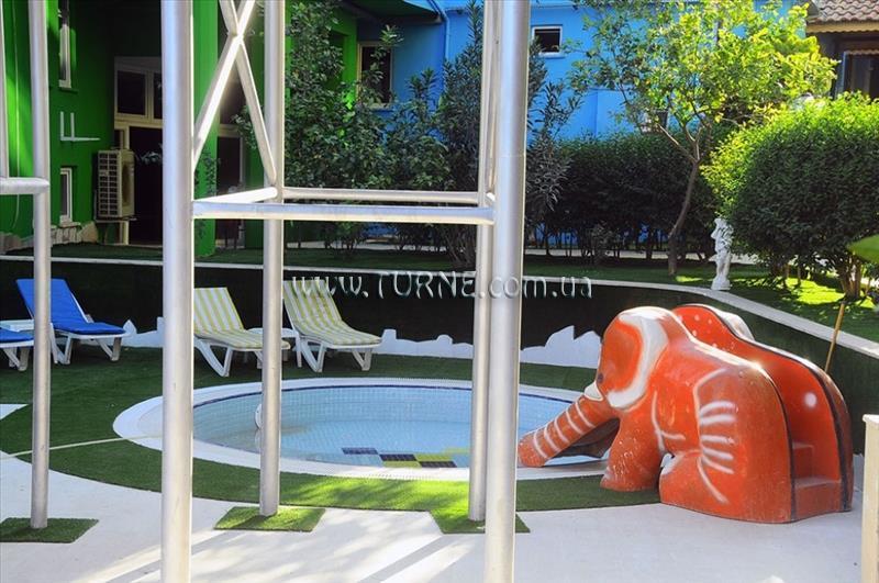 Отель Rainbow Castle Hotel 3*