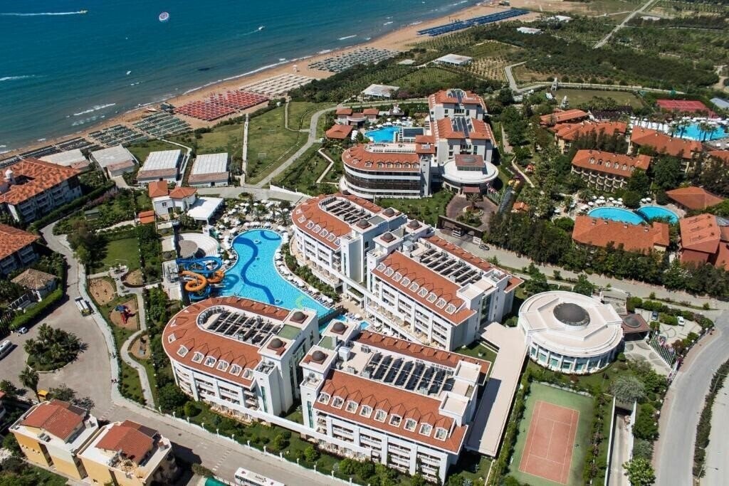 Отель Alba Queen Hotel 5*