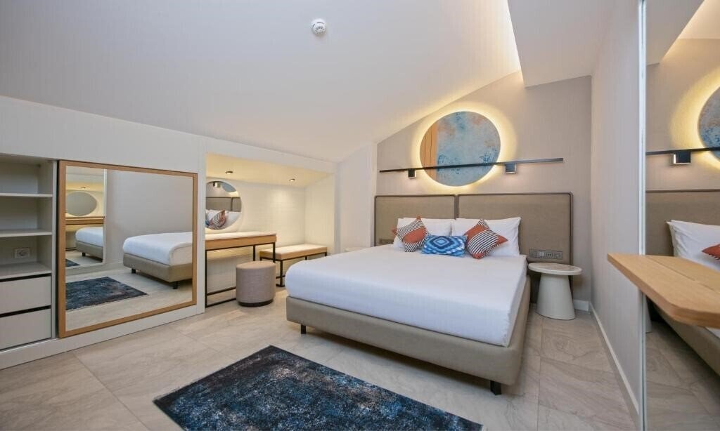 Фото A Suite Side 3*