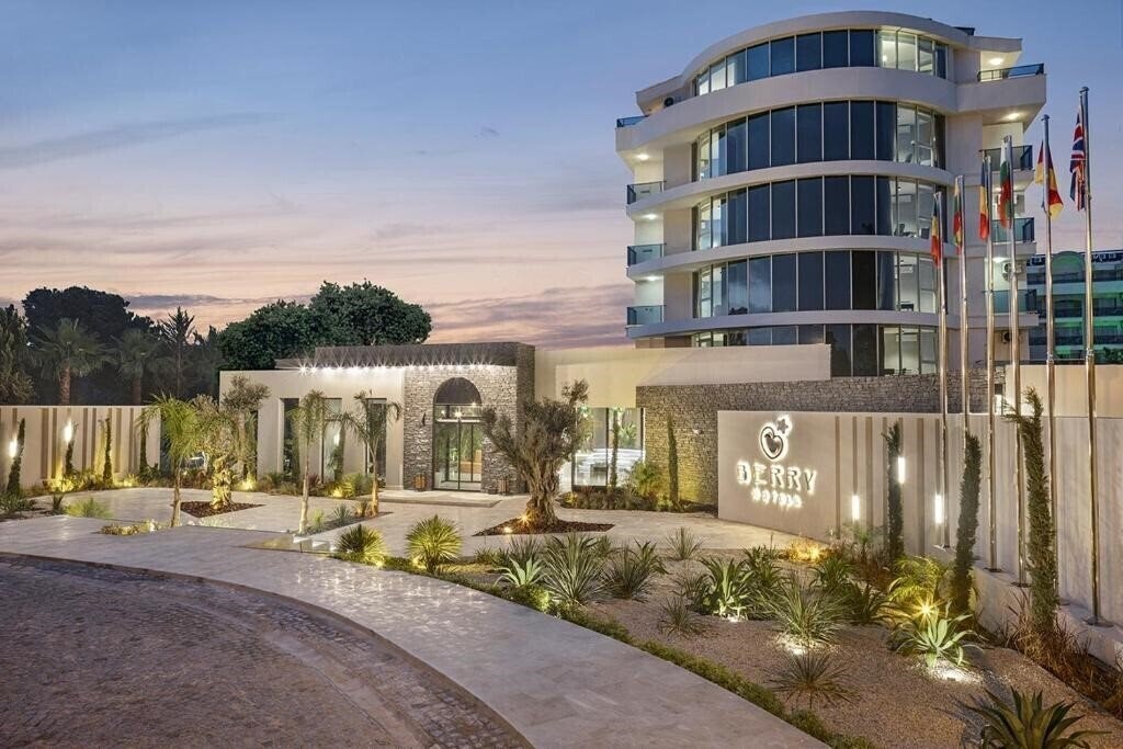 Фото Berry Blue Hotel (ex. Berry Hotels, Berry Hotels Sorgun, Maya World Side, Maya World Side Jordan ) 5*