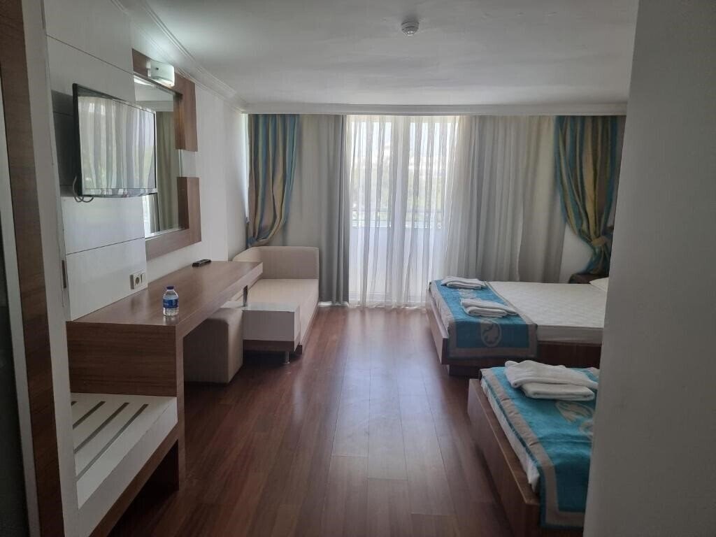 Фото Luca Beach Hotel 4*