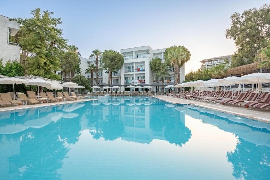 Отель Sunrise Beach Side (ex. Larissa Beach Club Hotel, Side Nusso Beach Club, Marvida Hotel Side Beach) 4*