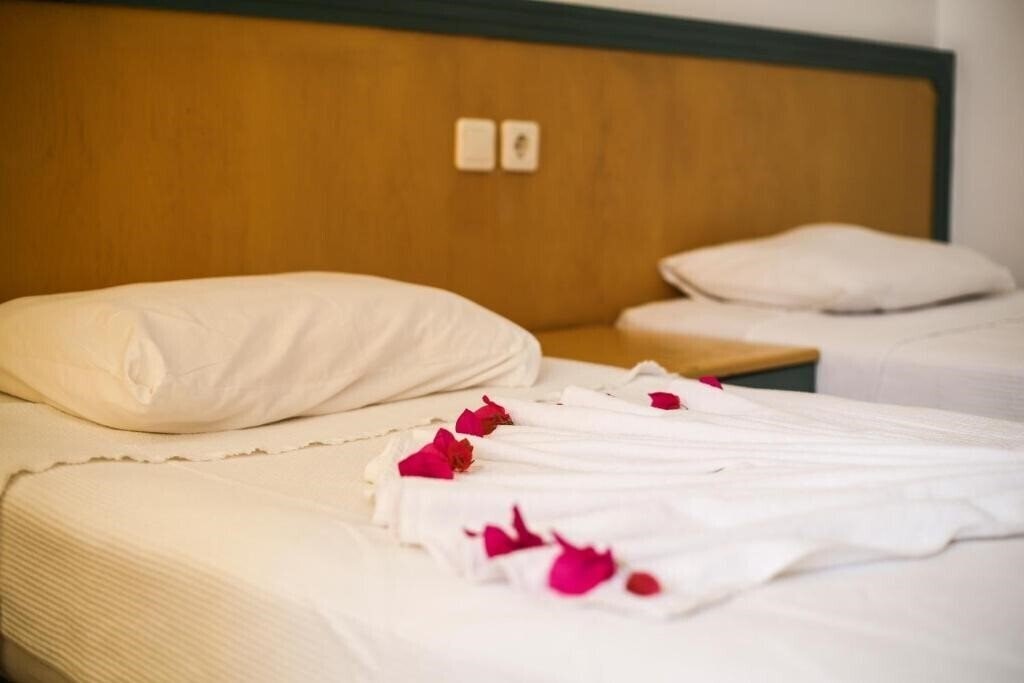 Отель Vesta Hotel 3*