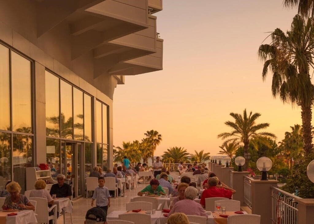 Фото Terrace Beach Resort 5*