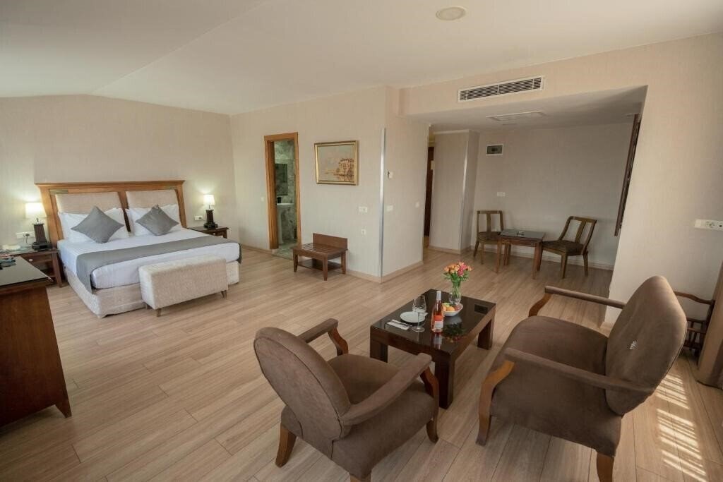 Фото Green Park Hotel Taksim 4*