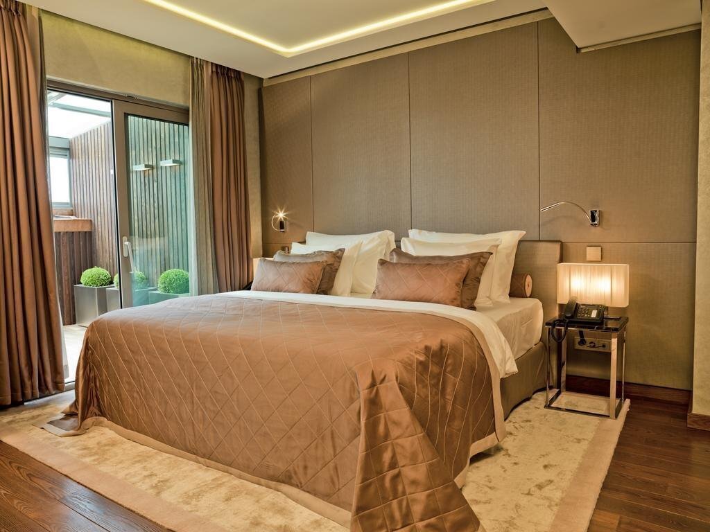 Отель Lasagrada 5*