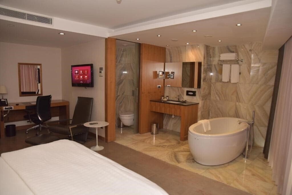 Отель Crowne Plaza Harbiye 5*