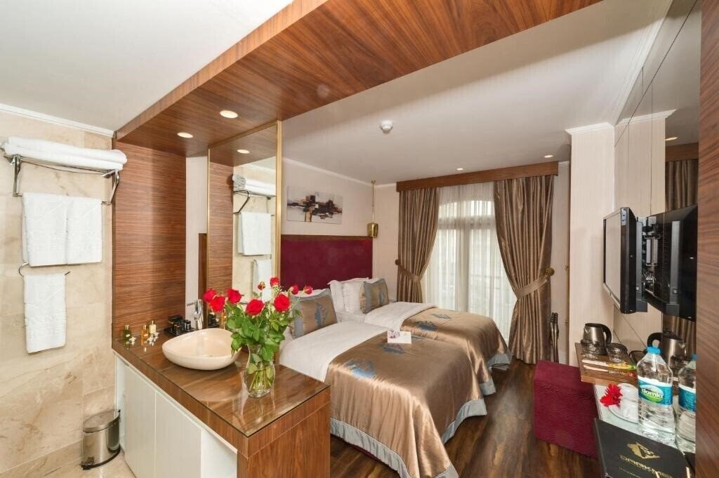 Отель Darkmen Hotel 4*