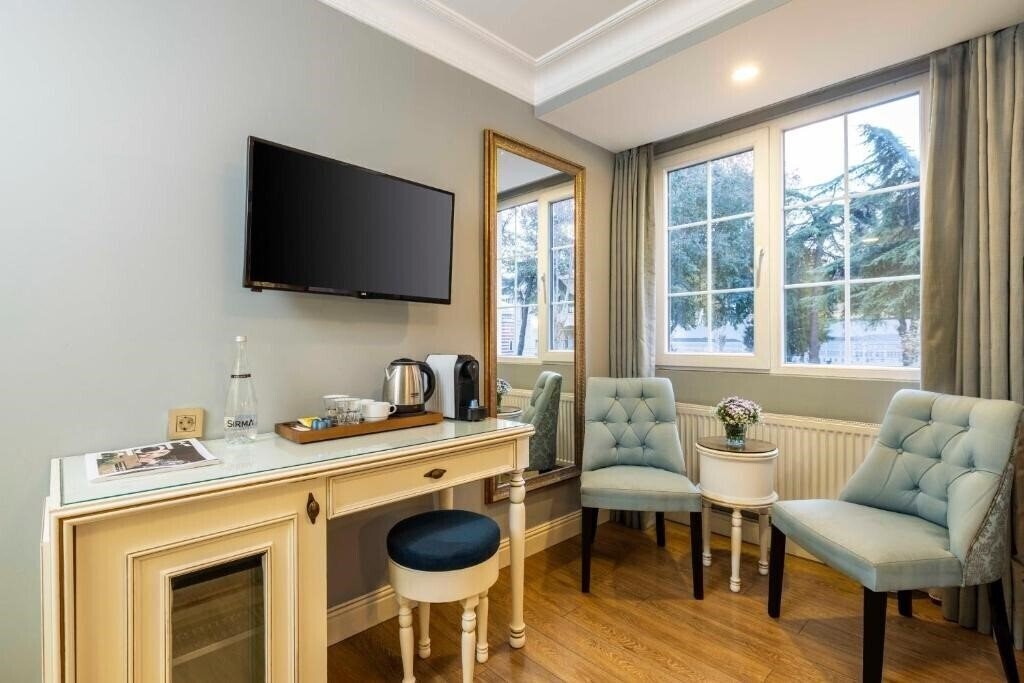 Картинка Raymond Hotel 3*