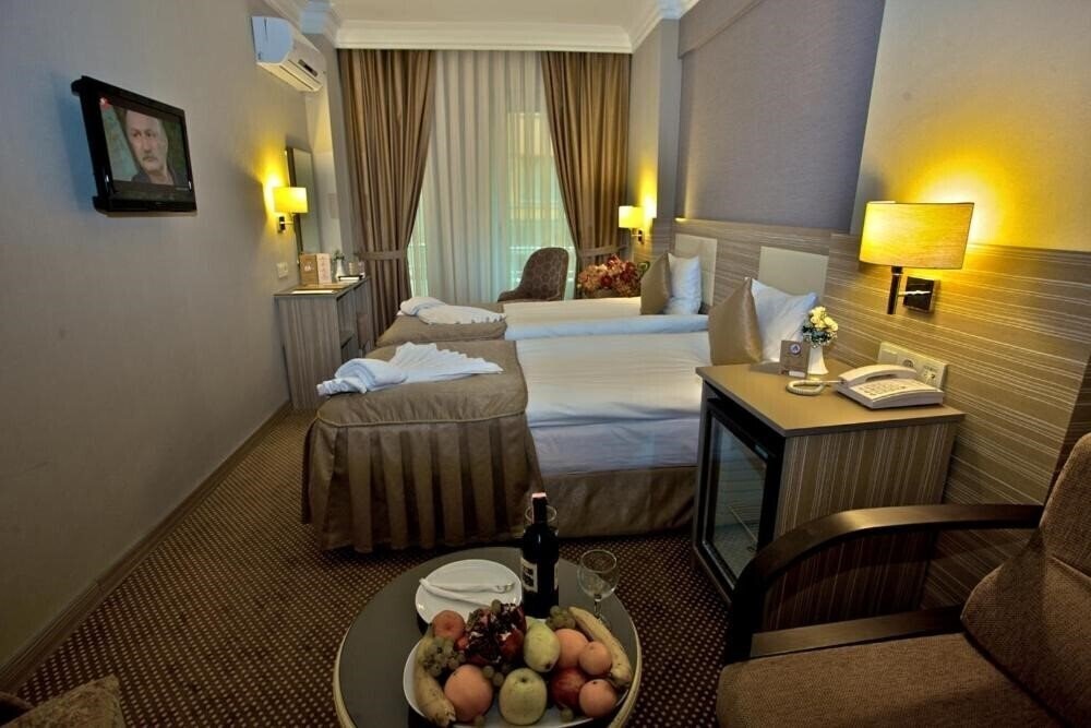 Фото Laleli Emin Hotel 3*