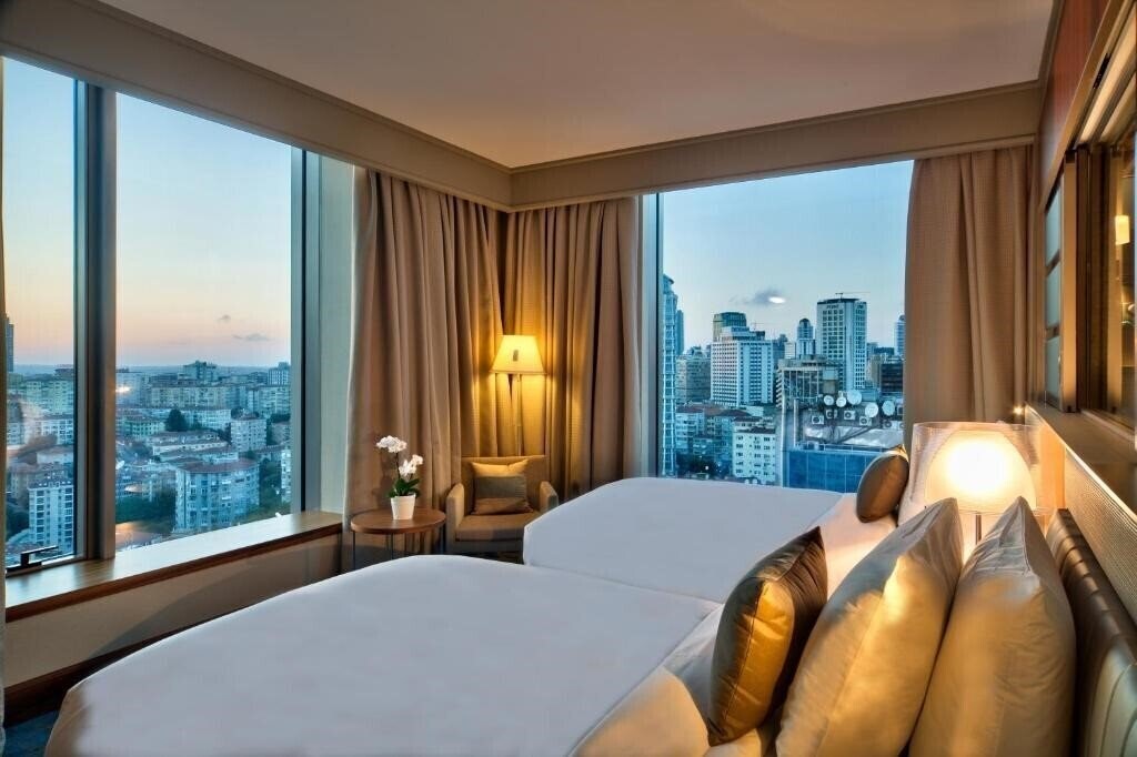 Изображение Renaissance Polat Istanbul Hotel 5*