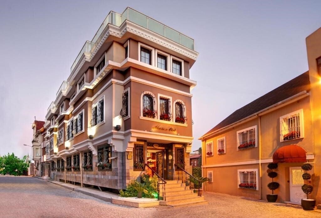 Отель Almina Hotel 4*
