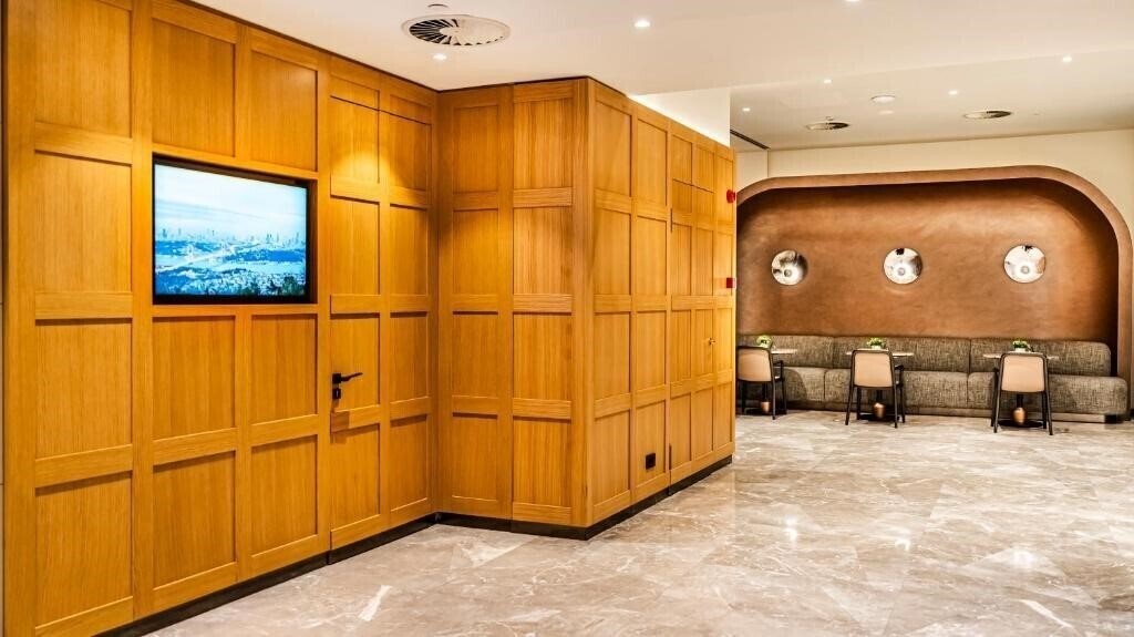 Отель Lamartine 4*