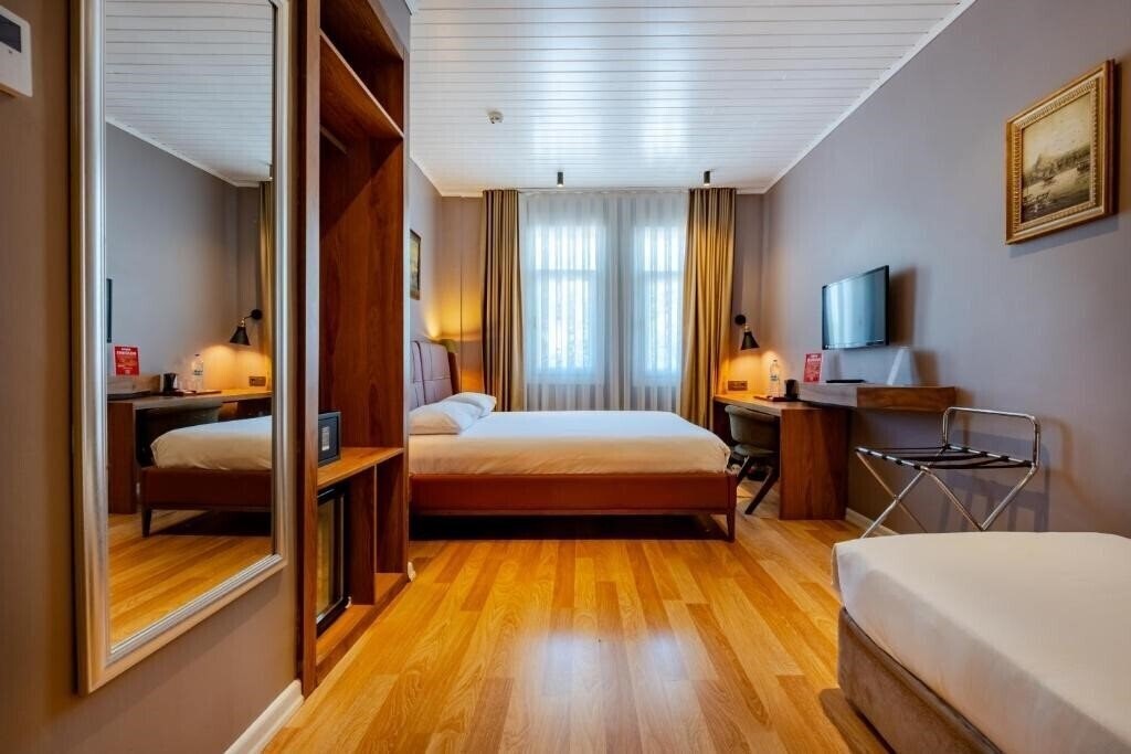 Отель Armagrandi Spina Hotel (ex. The Armagrandi Spina Hotel, Spina) 4*