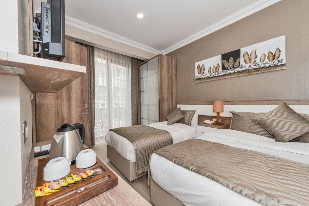 Отель Alphonse Hotel 3*