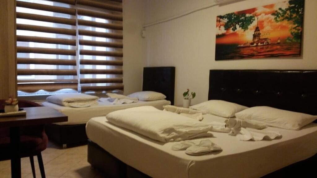 Отель Kiwi Hotel 3*