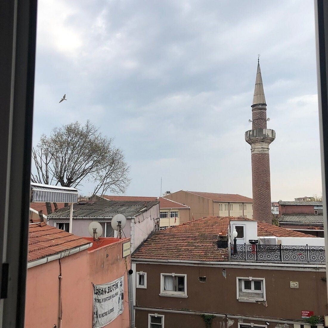 Отель Huxley Hotel Old City 3*