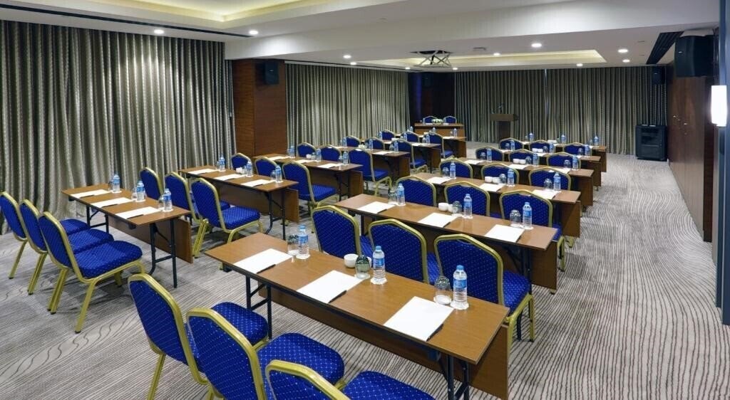 Изображение Steigenberger Airport Hotel 5*