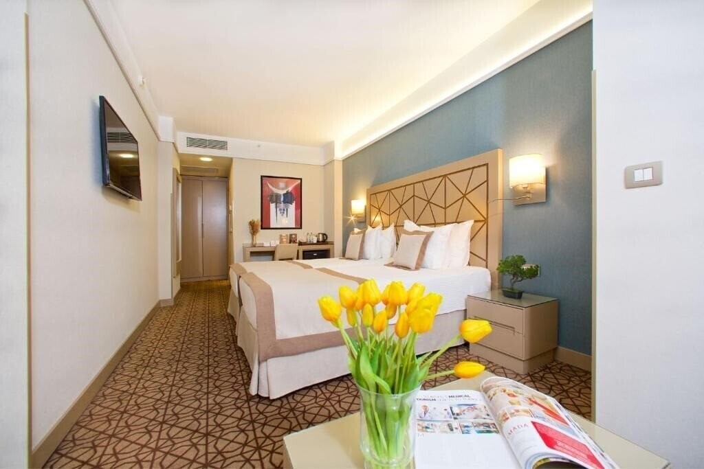 Изображение Ramada Istanbul Taksim Hotel (ex. Ex. The Madison) 4*