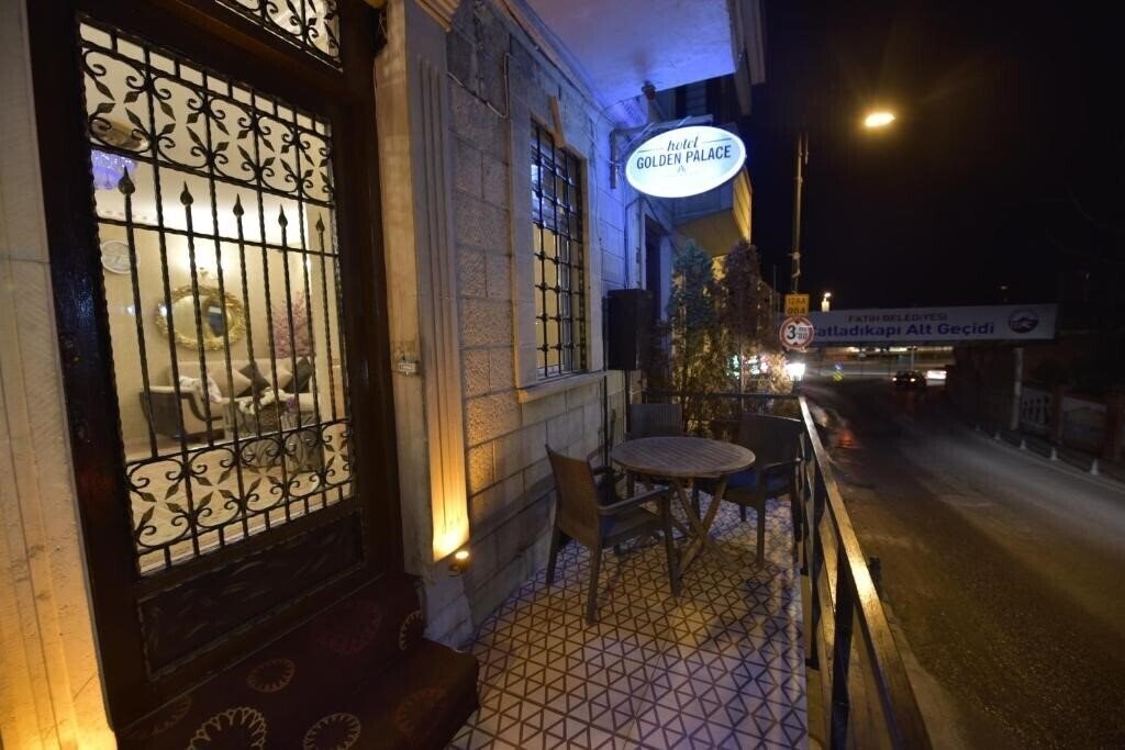 Отель Golden Palace Hotel 3*