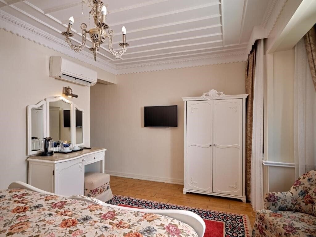 Фото Hotel 1207 Sultanahmet (ex. 1207 Hotel, Hotel 1207 Special Class Sultanahmet, Alzer Hotel, Alzer Hotel Butik) 4*