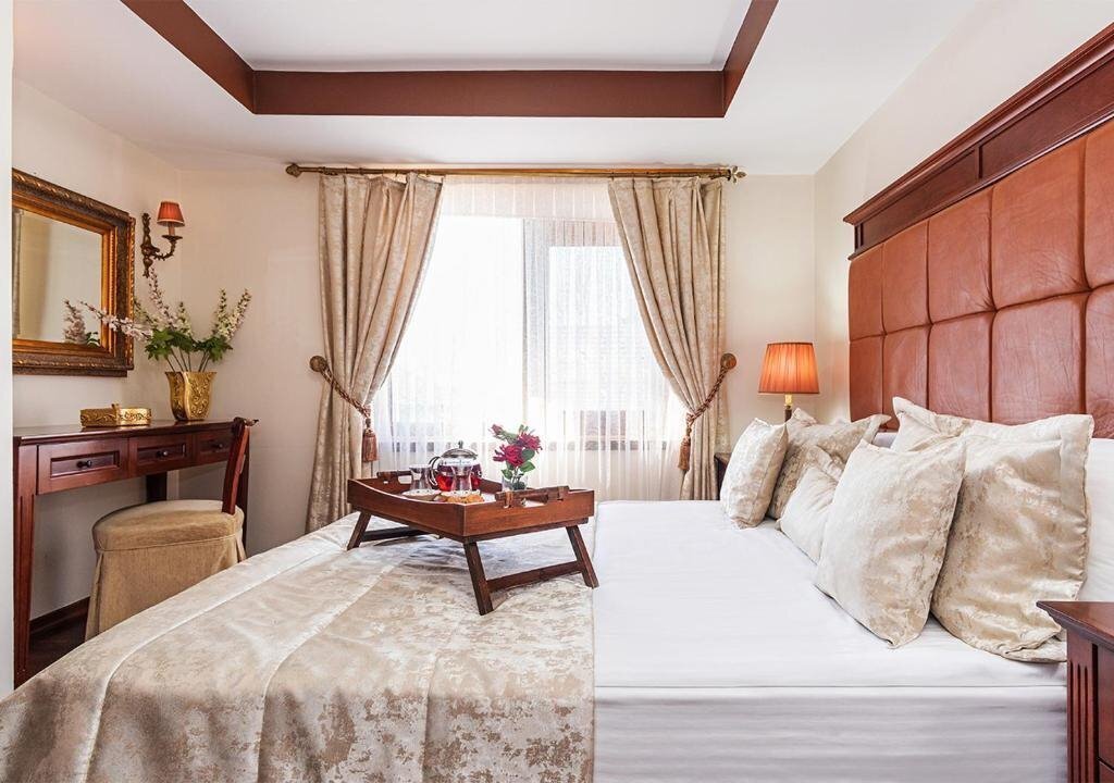 Отель Alzer Hotel 3*