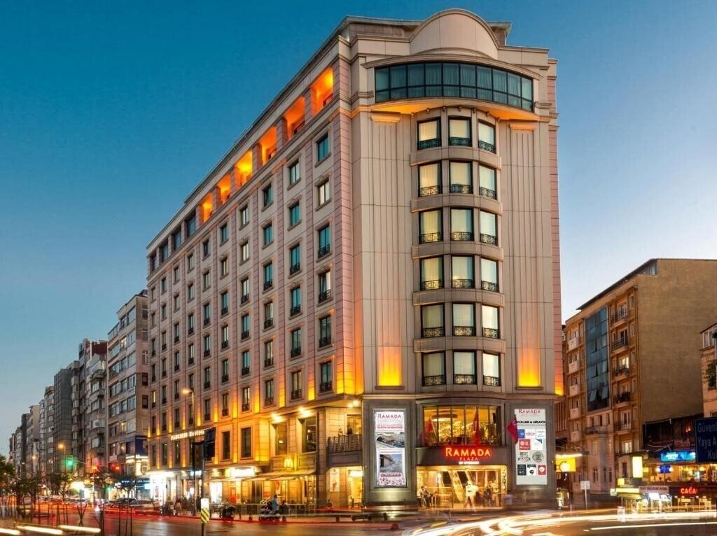 Отель Ramada Plaza Istanbul City Center Hotel 5*