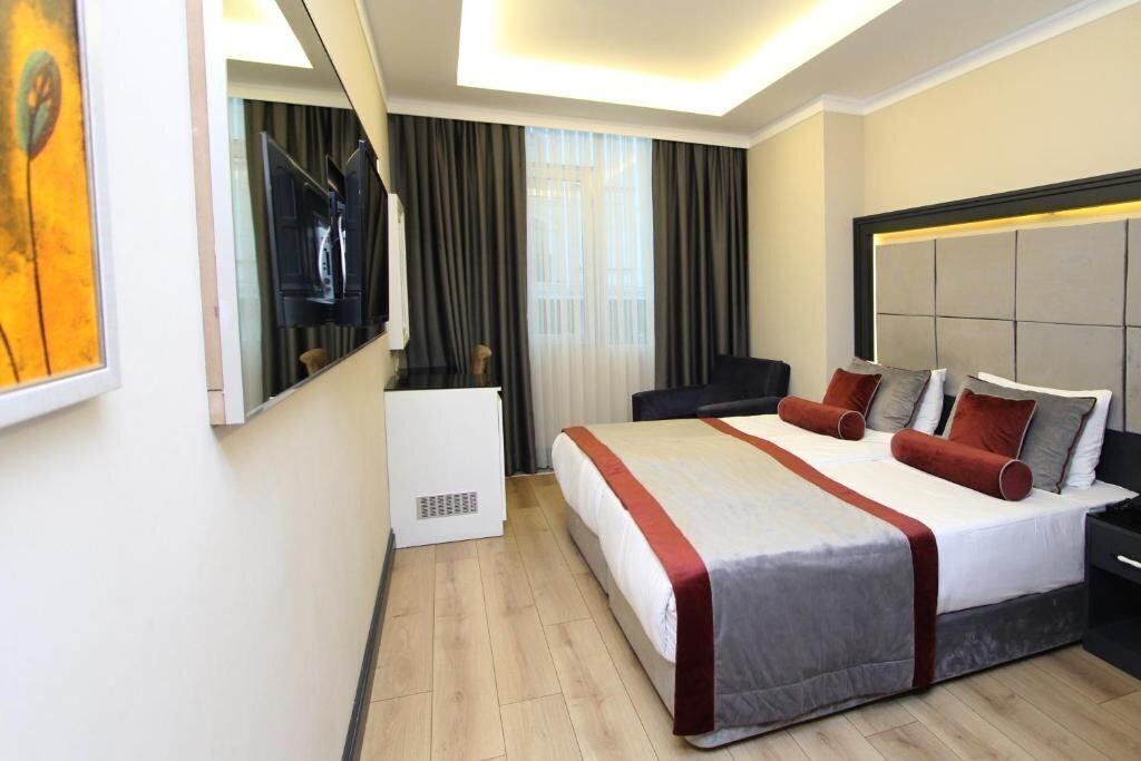 Отель Grand Medya Hotel 3*