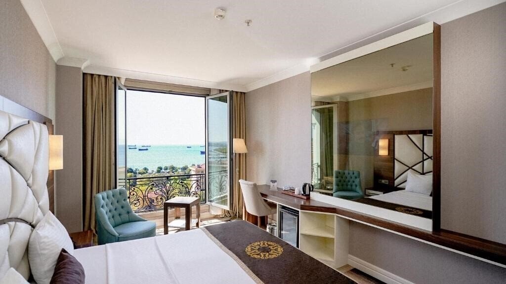 Отель The Grand Mira Hotel 4*