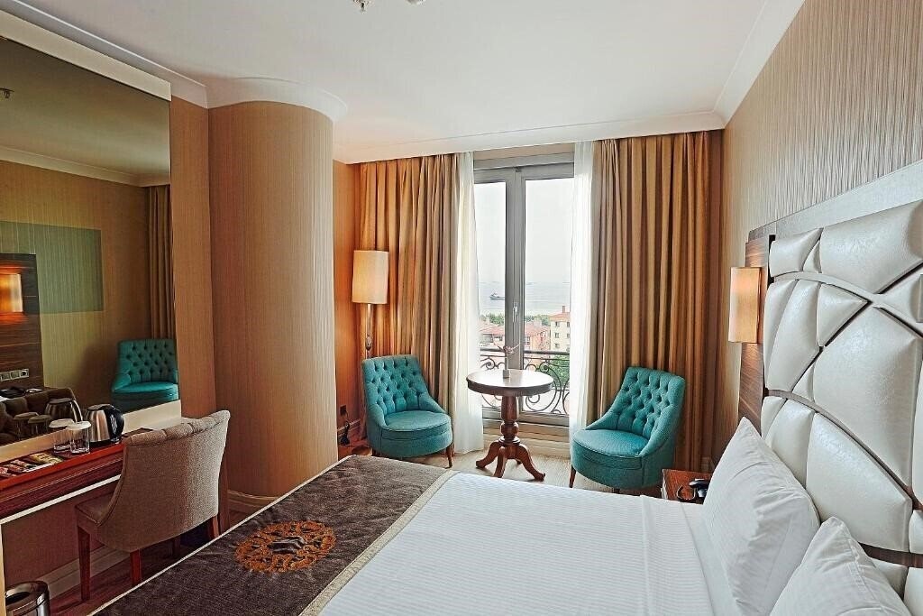 Фото The Grand Mira Hotel 4*