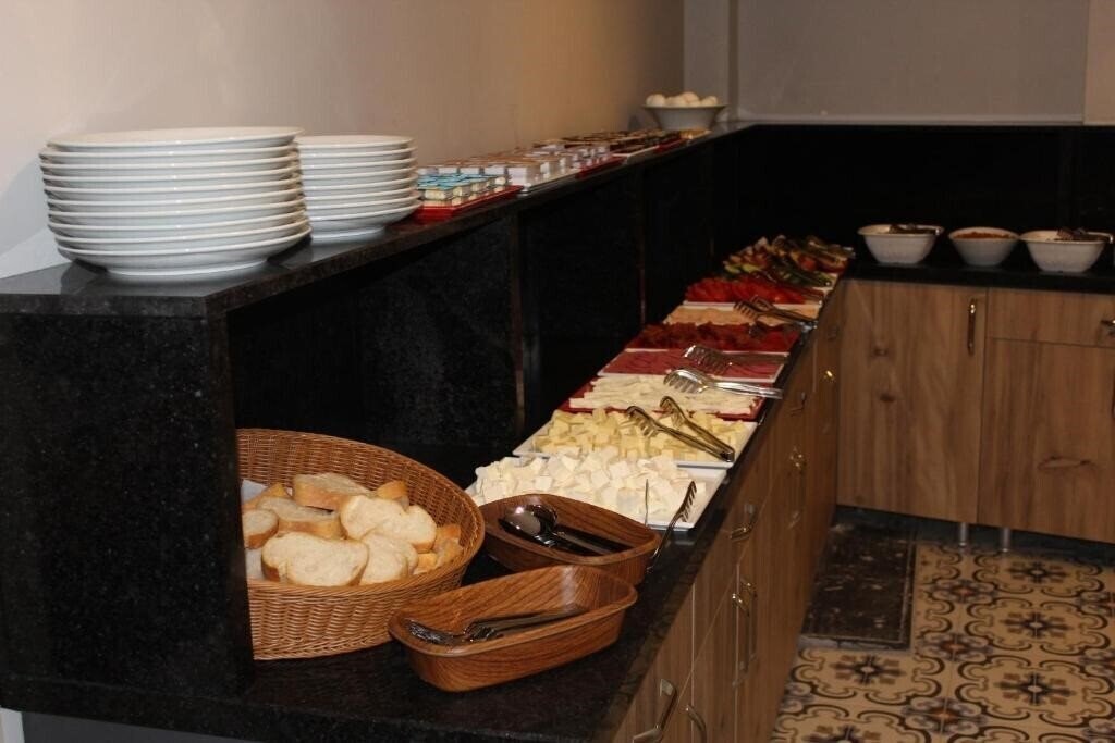 Картинка The Reina Hotel 3*