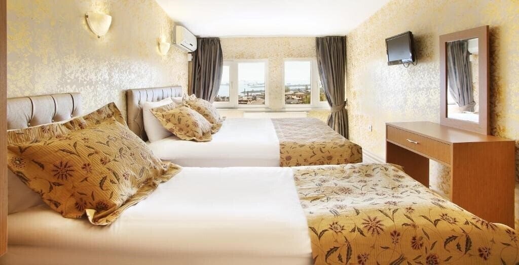 Отель Theodian Hotel 3*