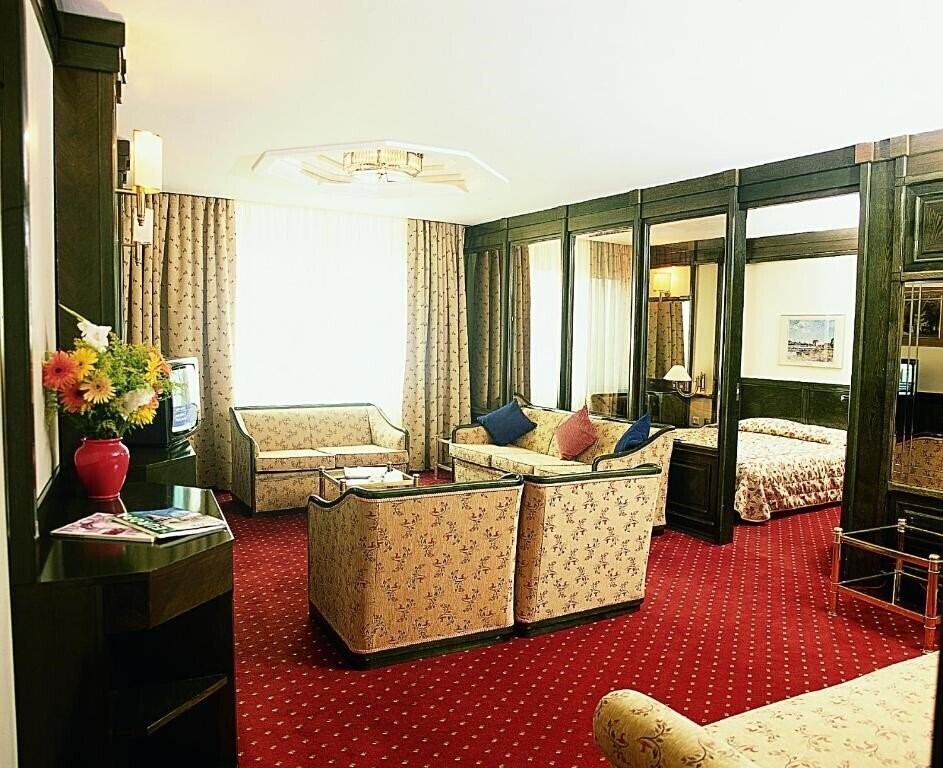 Отель Istanbul Royal Hotel 4*