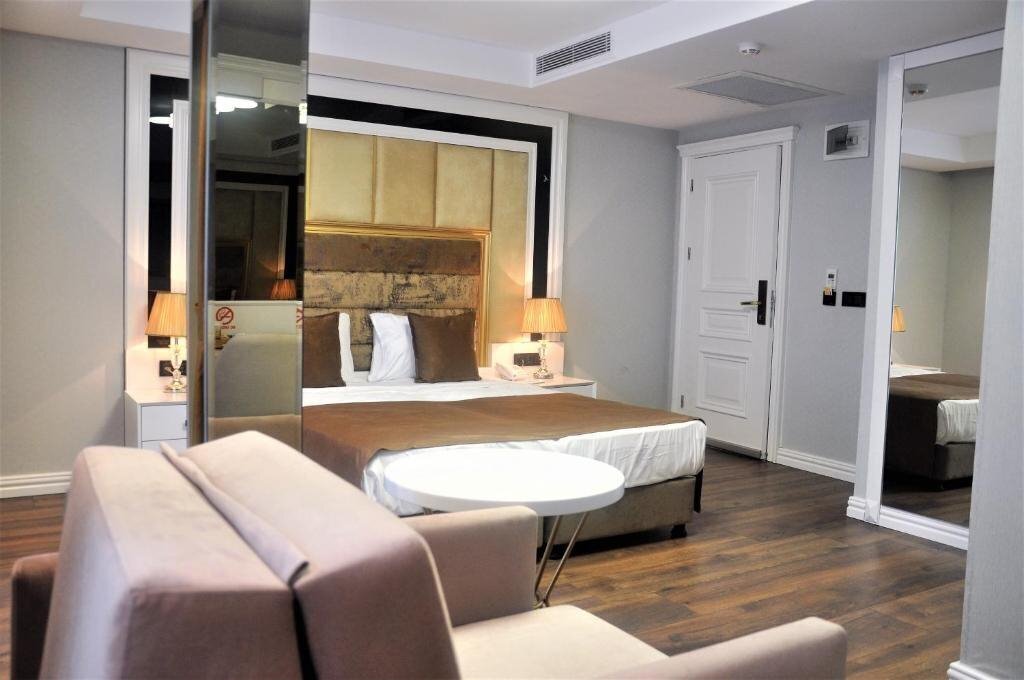 Фото Pell Palace Hotel & SPA 3*