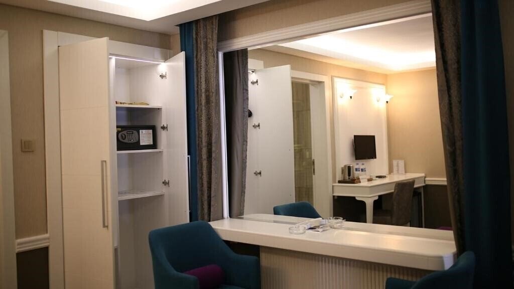 Отель Berrak Otel 3*