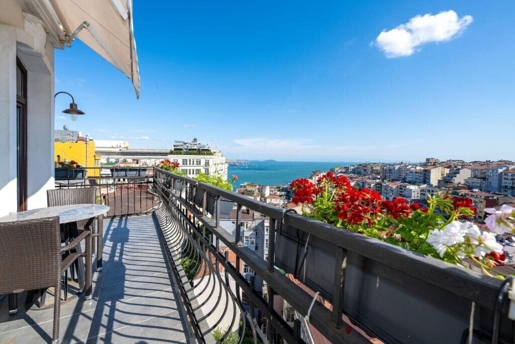 Отель Juno Hotel Taksim 2*
