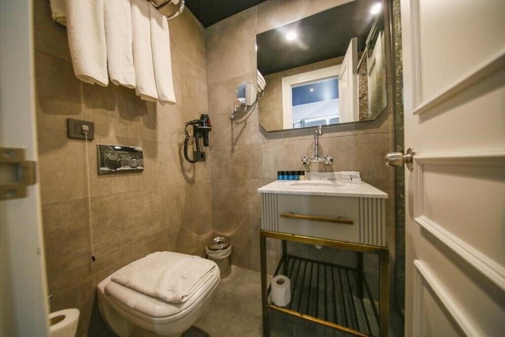 Фотография Royal Tophane Hotel 3*